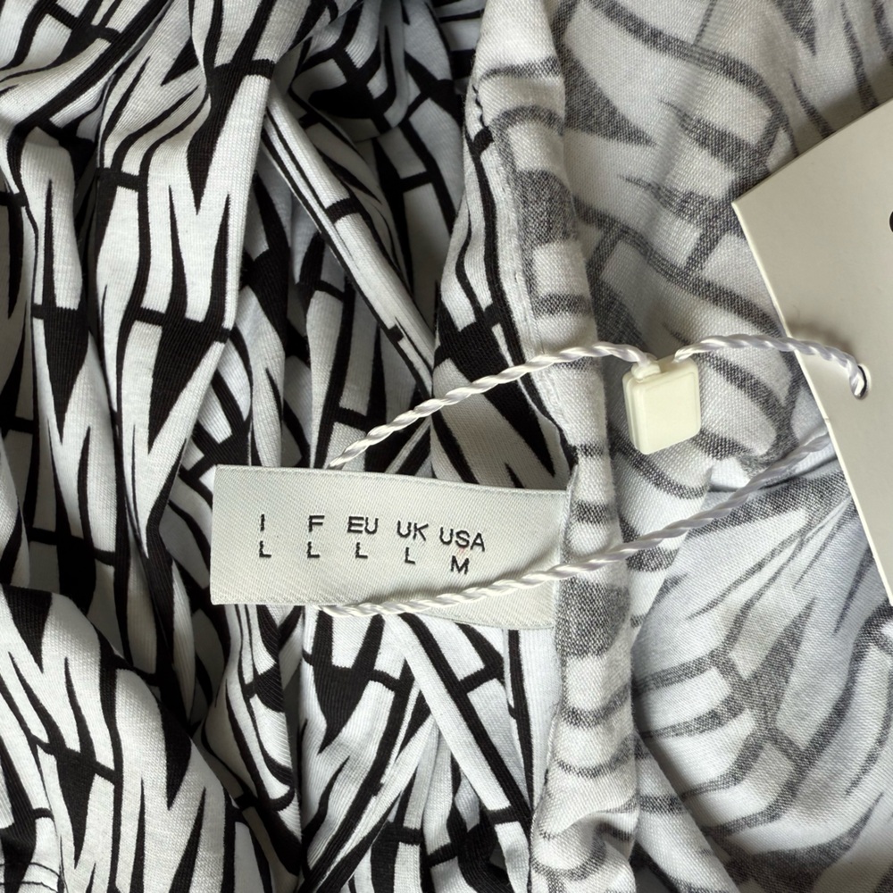 Moschino Monogram Dressing Robe - Picture 12 of 13